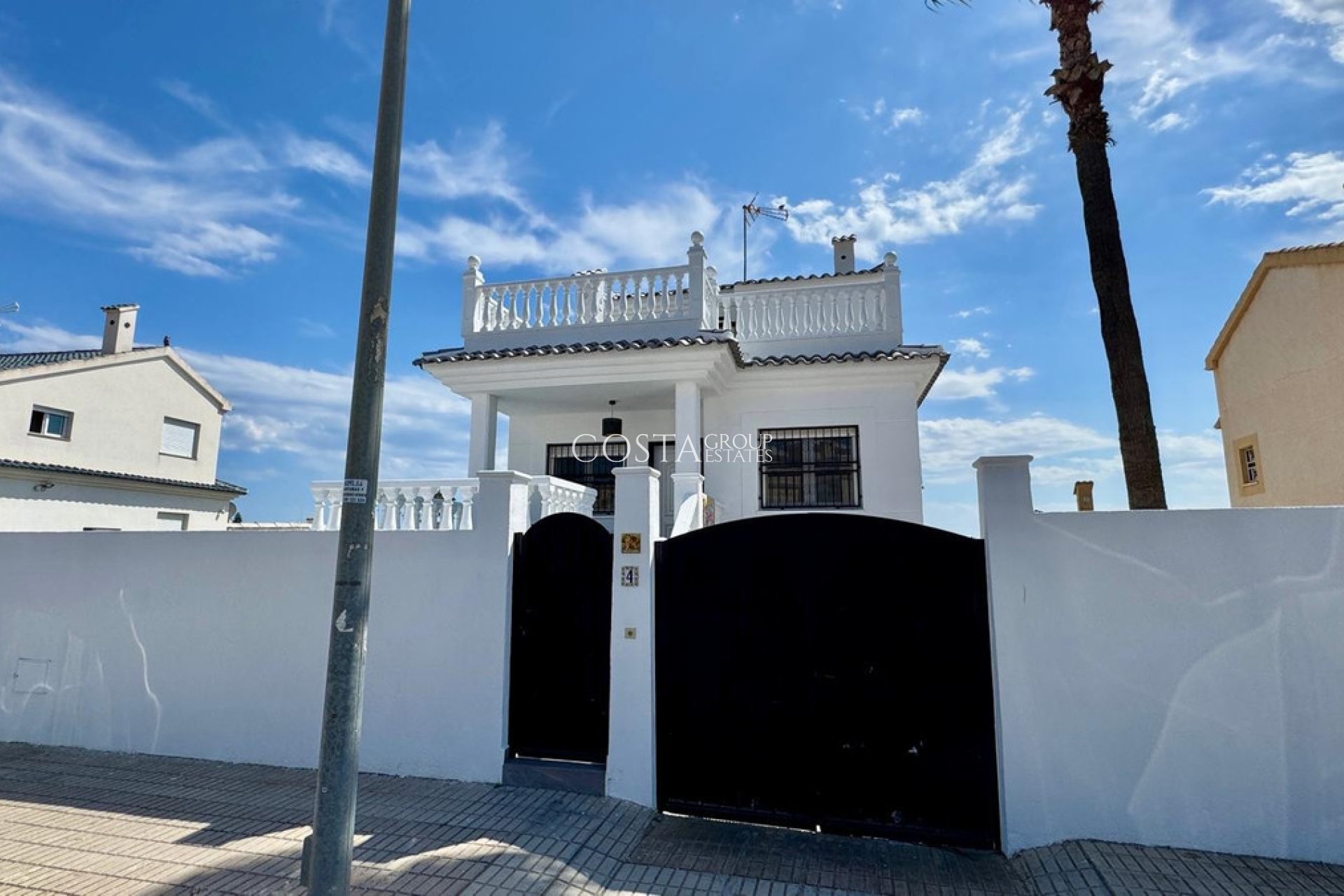 Wiederverkauf - Villa -
Torrevieja - Torrevieja Centro