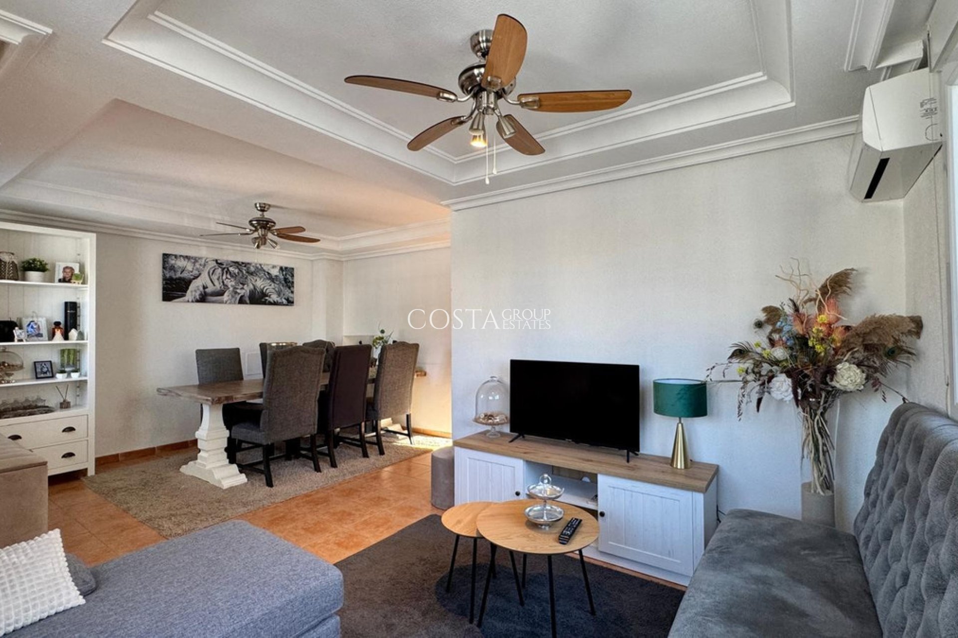 Wiederverkauf - Villa -
Torrevieja - Torrevieja Centro