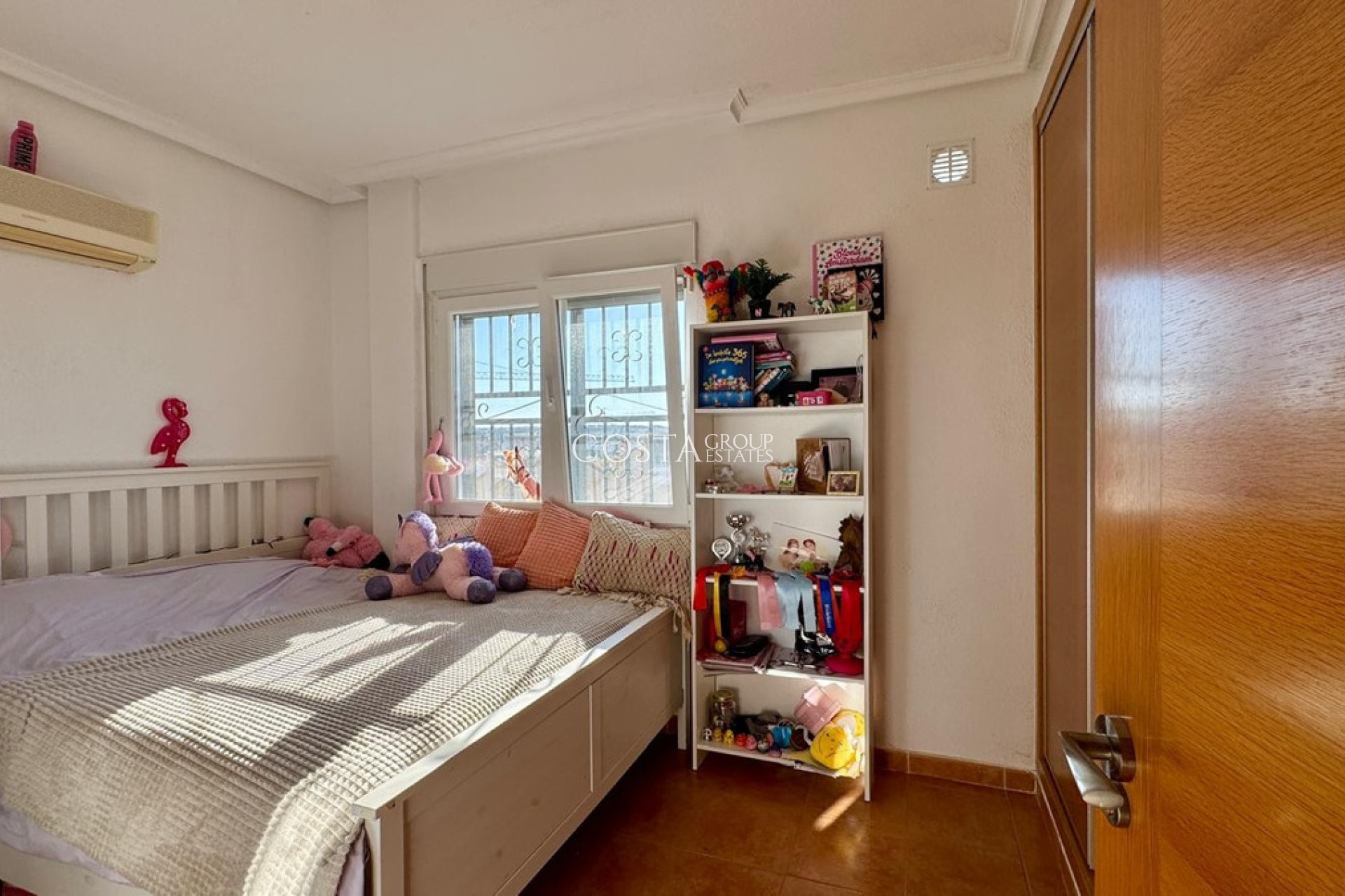 Wiederverkauf - Villa -
Torrevieja - Torrevieja Centro