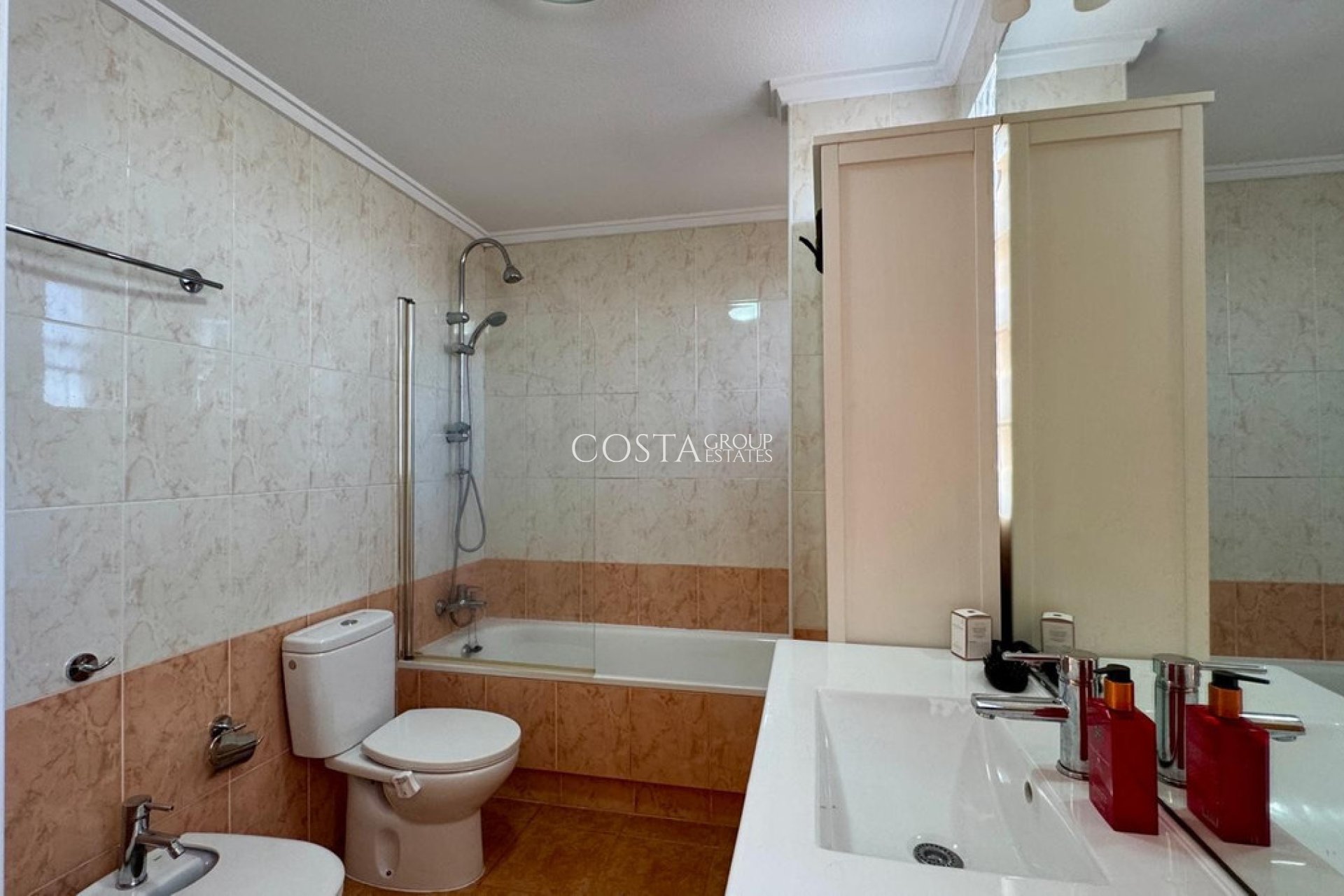 Wiederverkauf - Villa -
Torrevieja - Torrevieja Centro