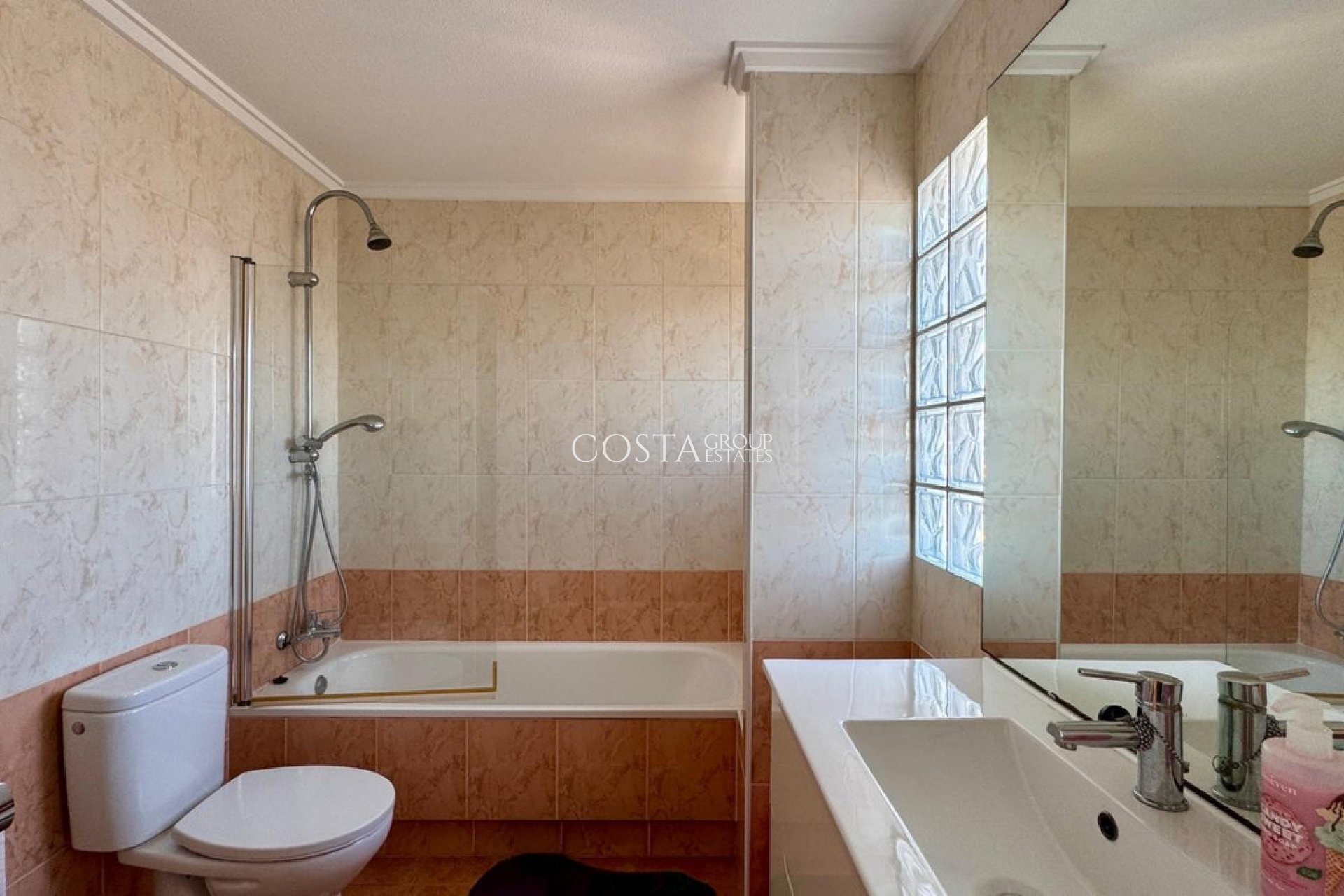 Wiederverkauf - Villa -
Torrevieja - Torrevieja Centro
