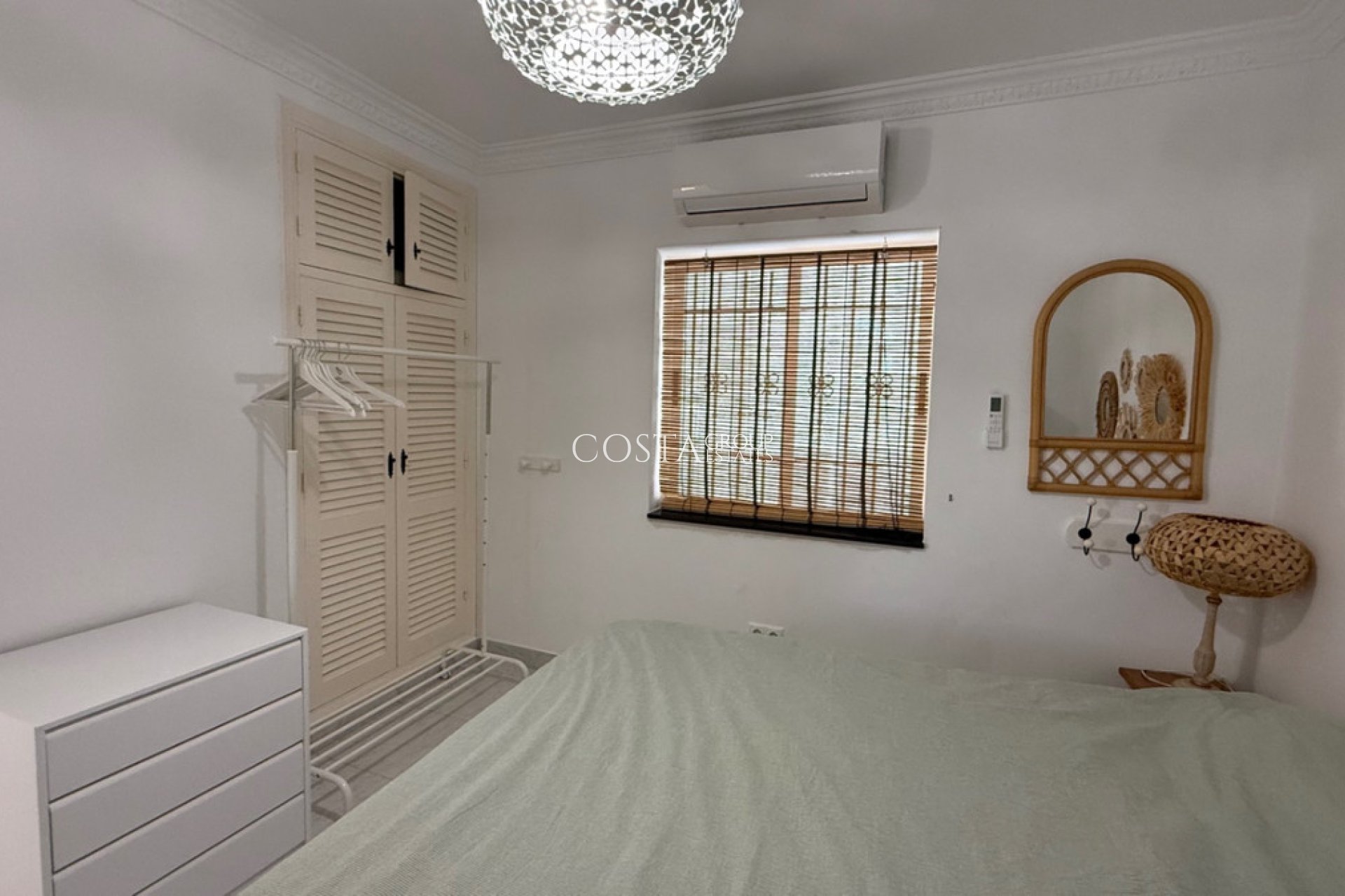 Wiederverkauf - Villa -
Torrevieja - Torrevieja Centro