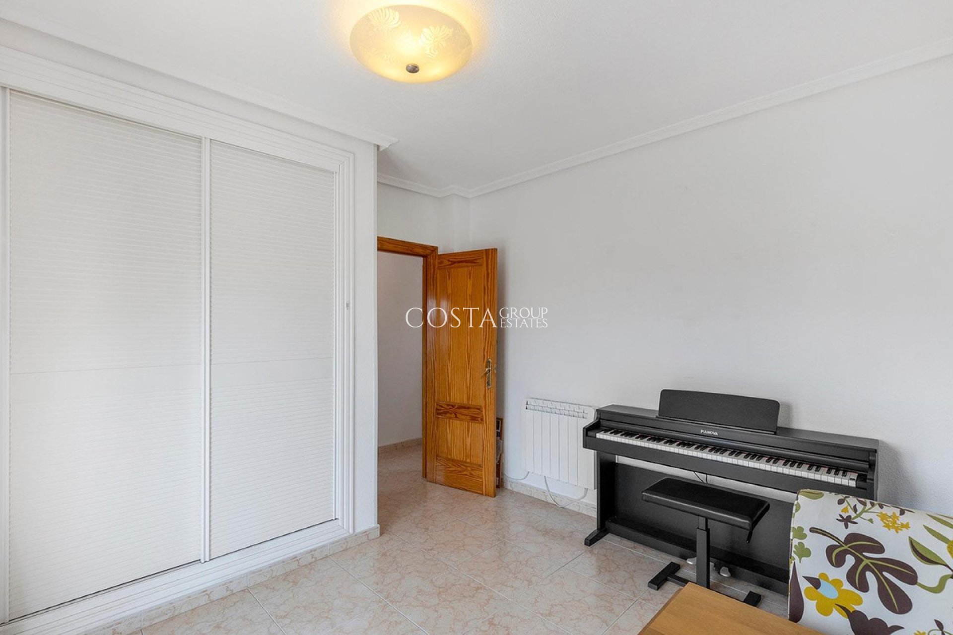 Wiederverkauf - Villa -
Torrevieja - Torrevieja Centro