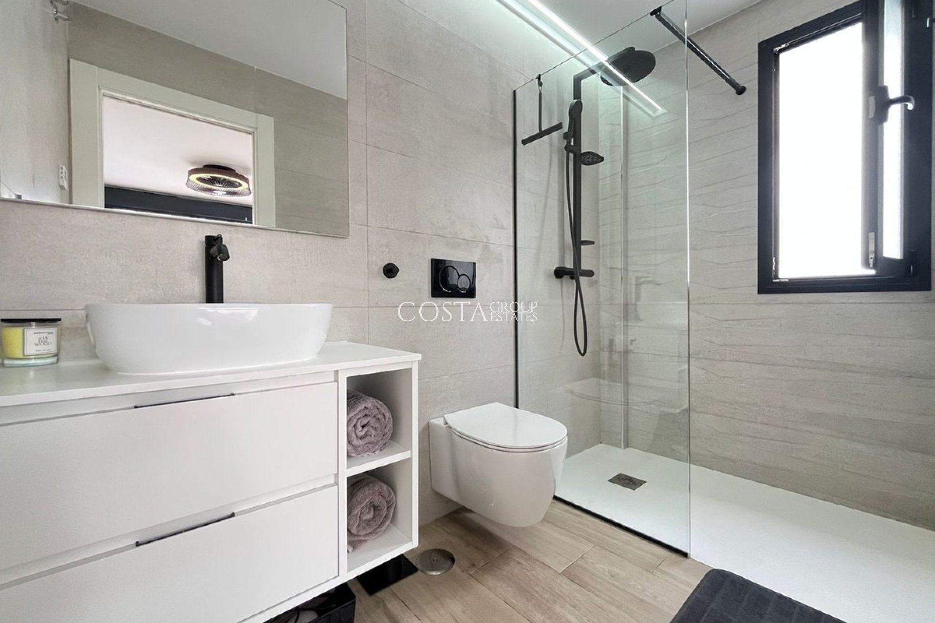 Wiederverkauf - Villa -
Torrevieja - Torrevieja Centro