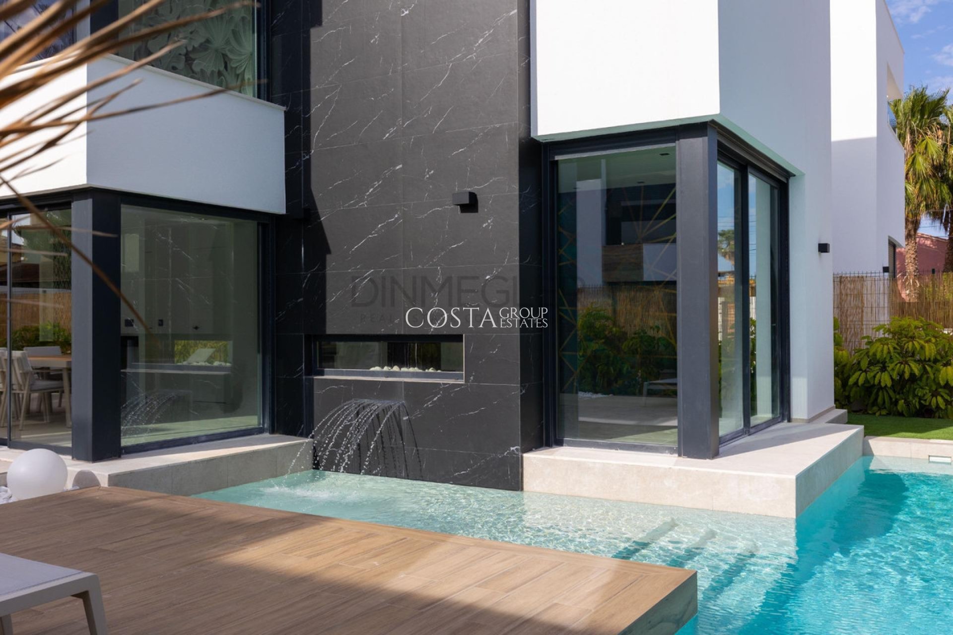 Wiederverkauf - Villa -
Torrevieja - Torrevieja Centro