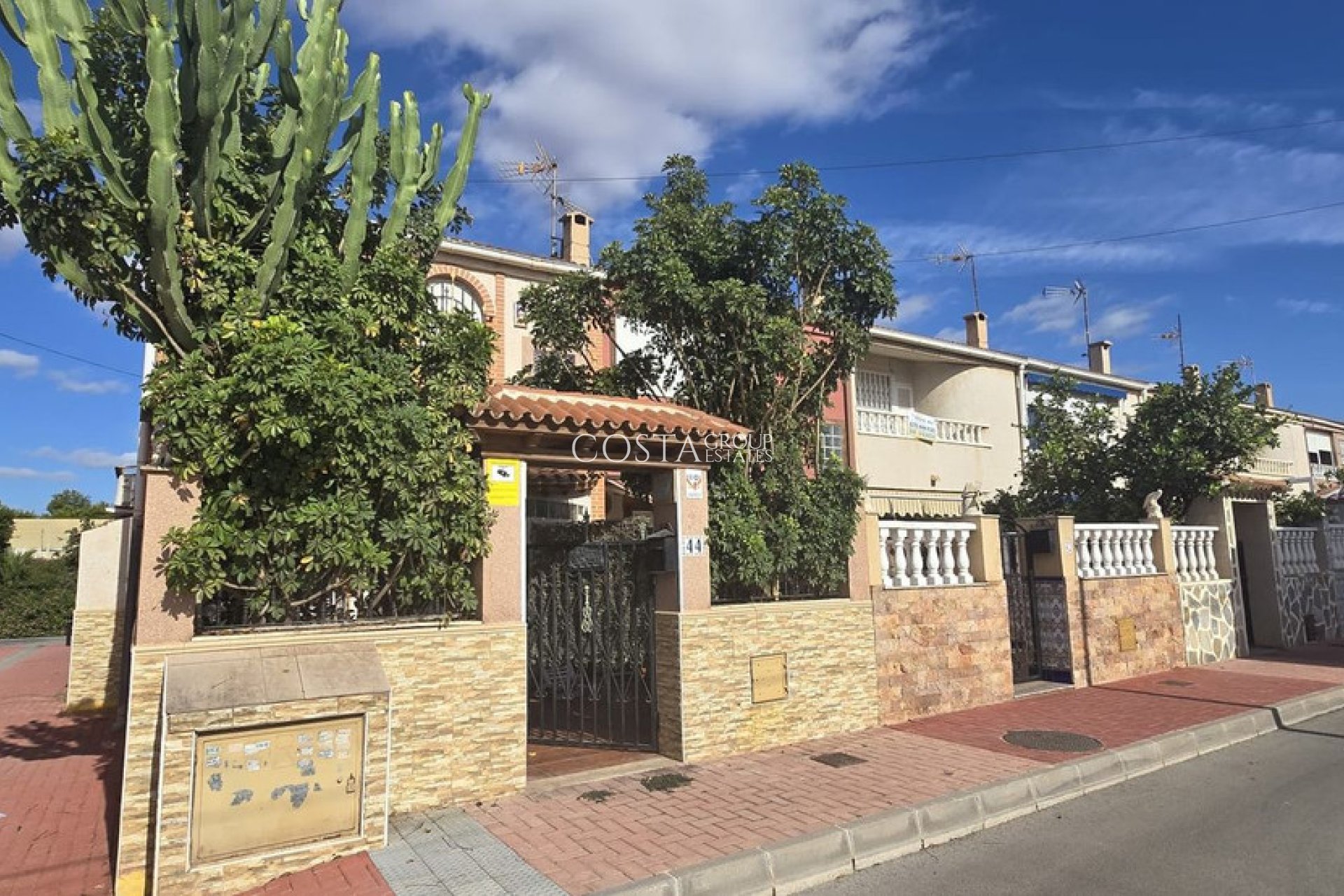 Wiederverkauf - Villa -
Torrevieja - Torrevieja Centro