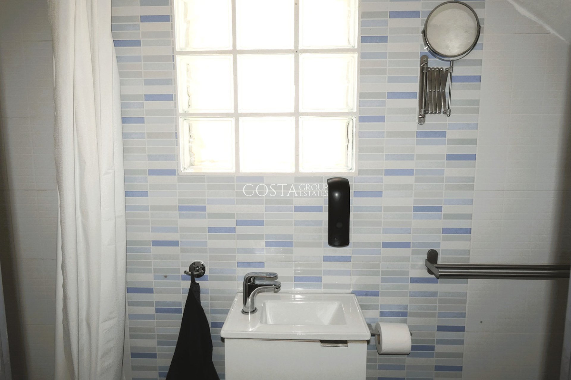 Wiederverkauf - Villa -
Torrevieja - Torrevieja Centro