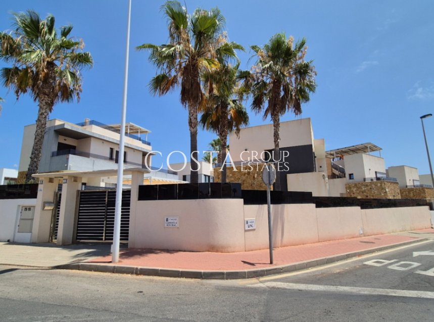 Wiederverkauf - Villa -
Torrevieja - Torrevieja Centro