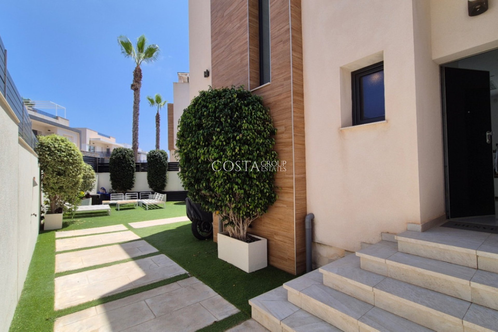 Wiederverkauf - Villa -
Torrevieja - Torrevieja Centro