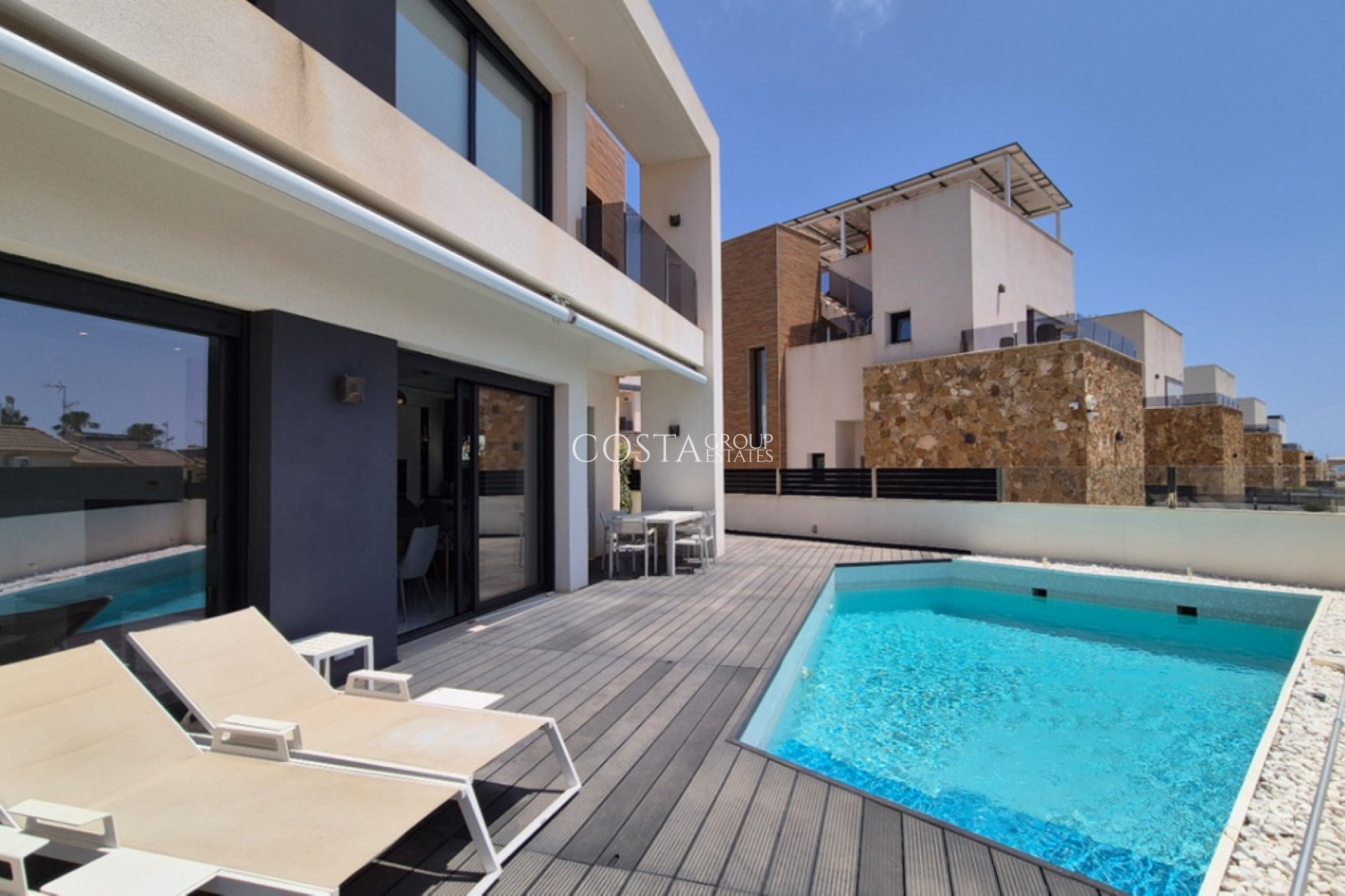 Wiederverkauf - Villa -
Torrevieja - Torrevieja Centro