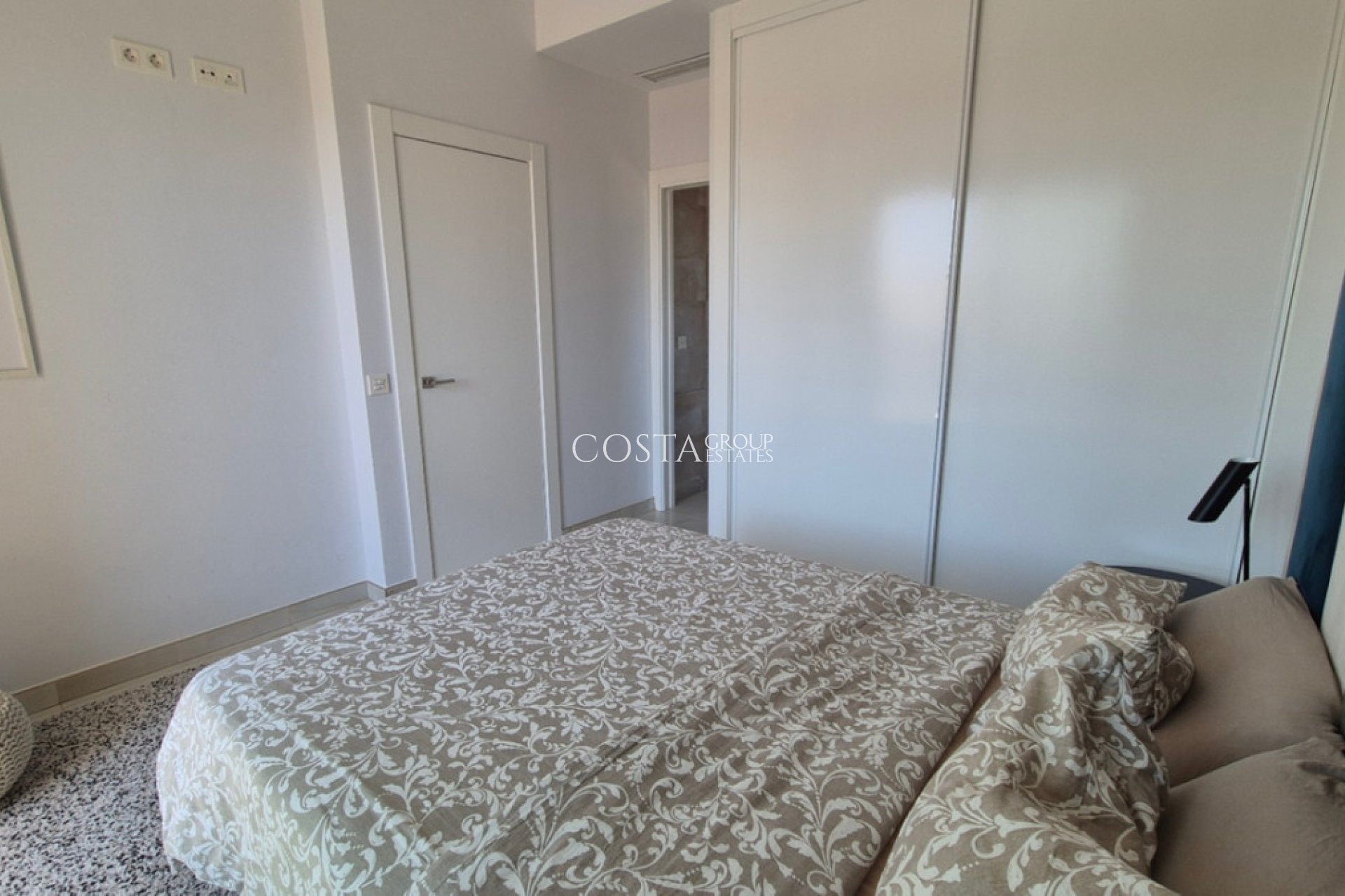 Wiederverkauf - Villa -
Torrevieja - Torrevieja Centro