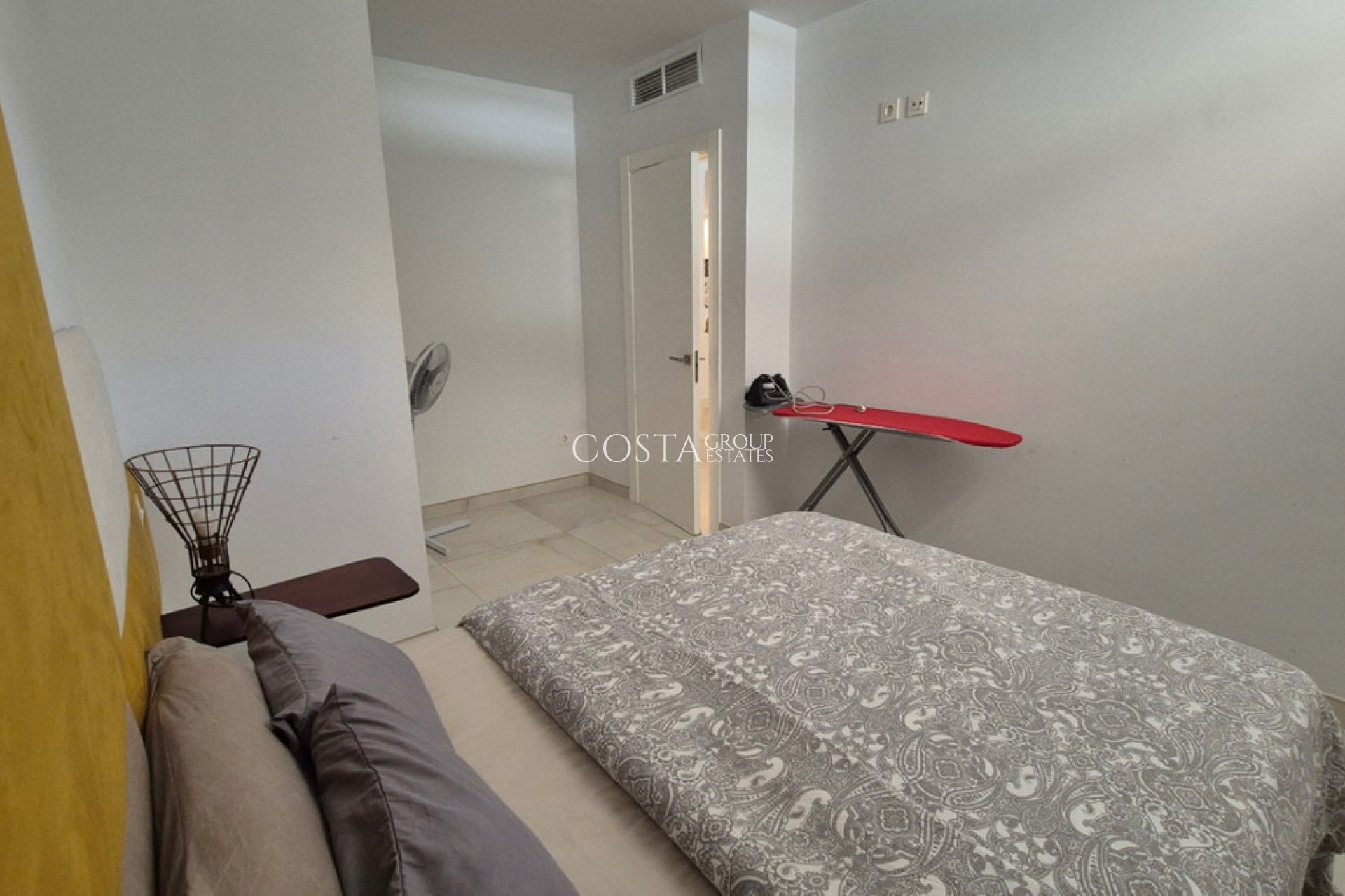 Wiederverkauf - Villa -
Torrevieja - Torrevieja Centro