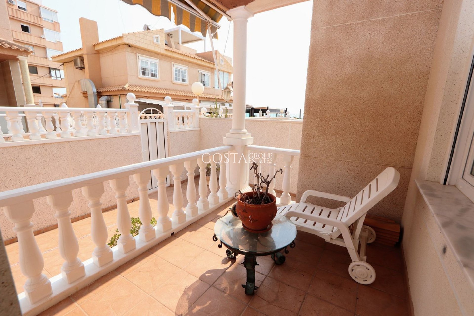 Wiederverkauf - Villa -
Torrevieja - Torrevieja Centro