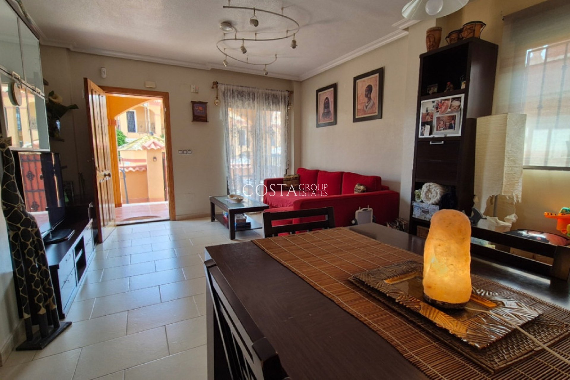 Wiederverkauf - Villa -
Torrevieja