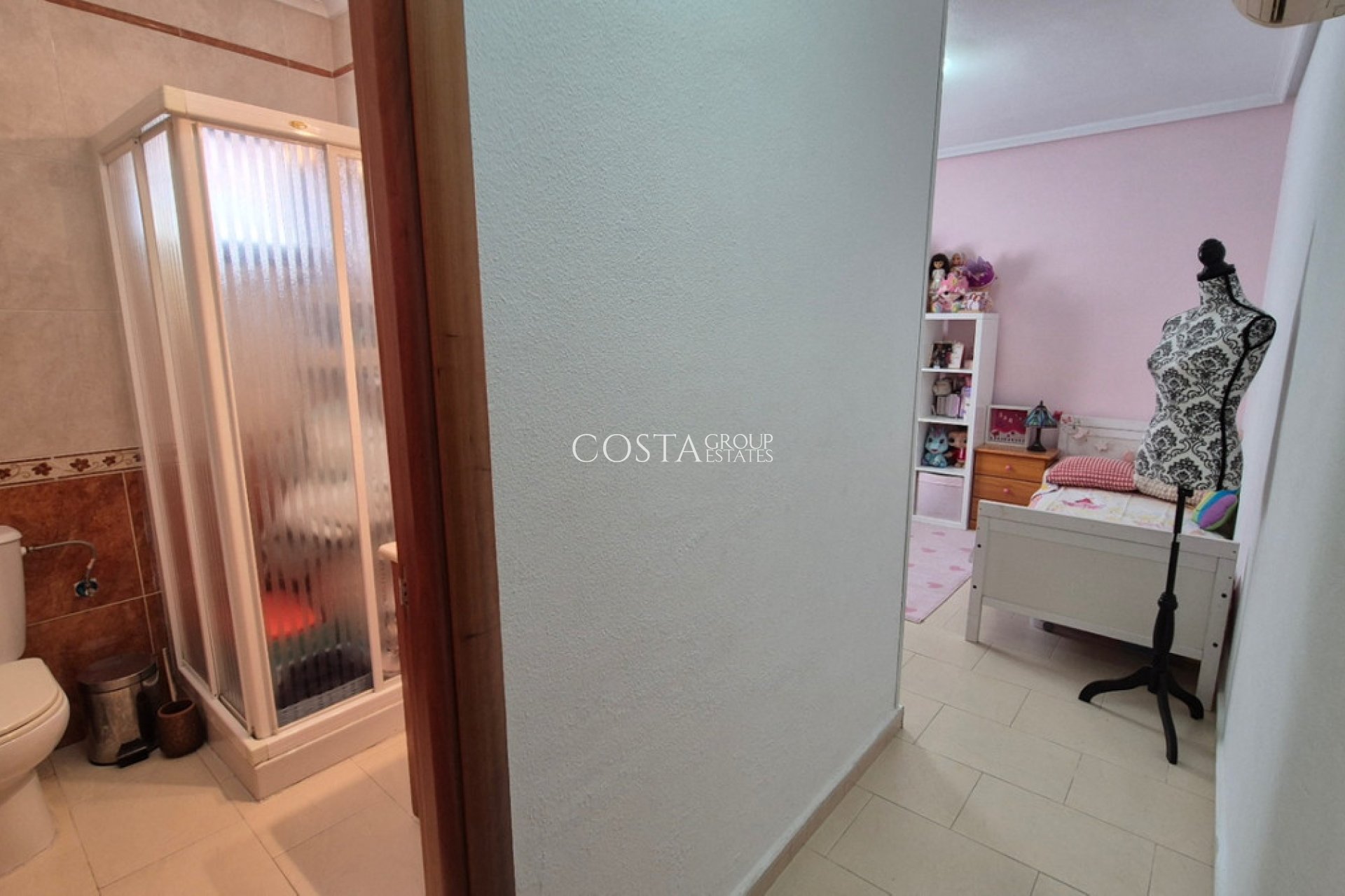 Wiederverkauf - Villa -
Torrevieja