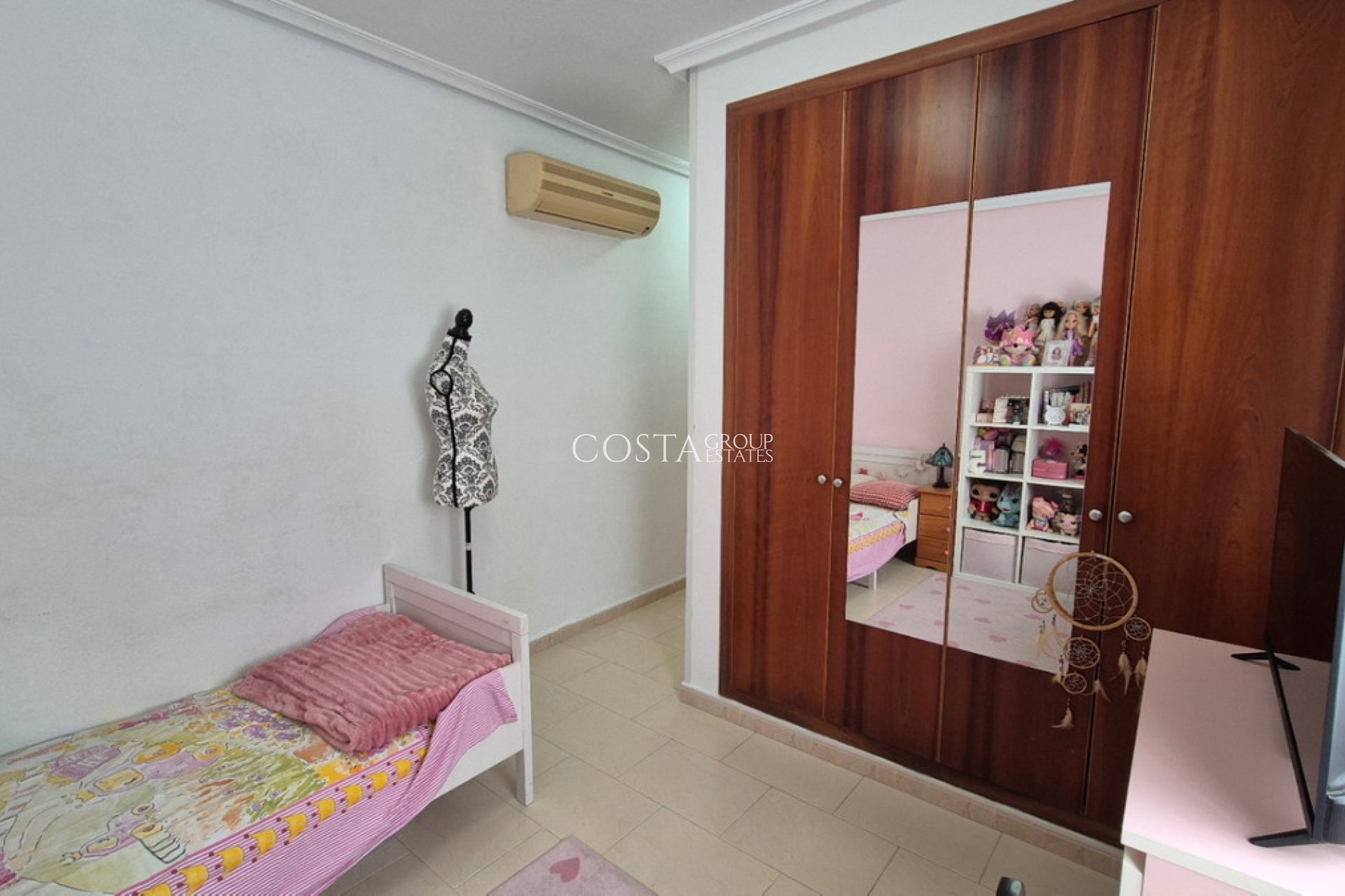 Wiederverkauf - Villa -
Torrevieja