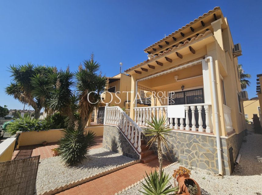 Wiederverkauf - Villa -
Villamartín - Lomas del Golf