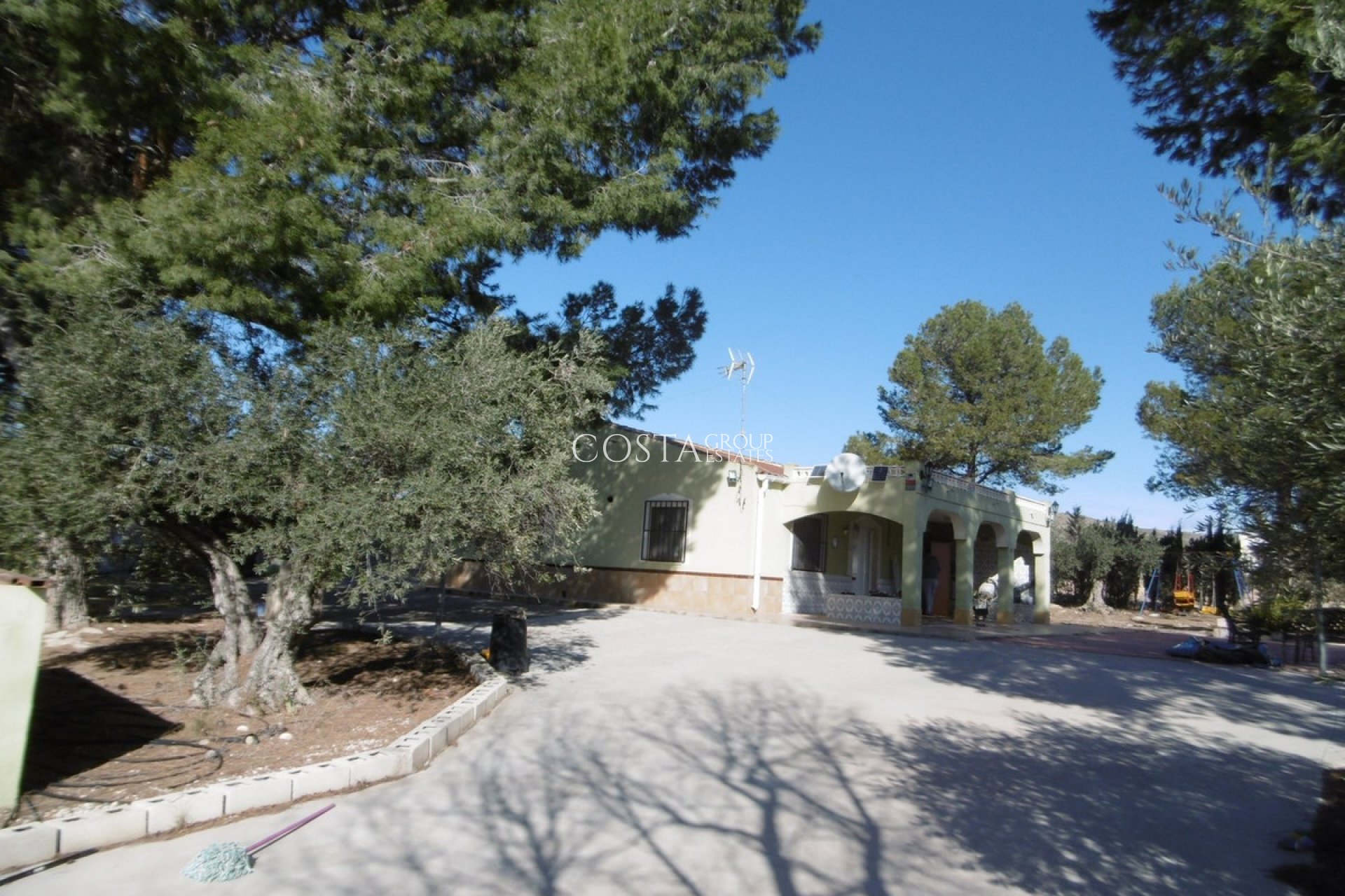 Wiederverkauf - Villa -
Yecla - Yecla Centro