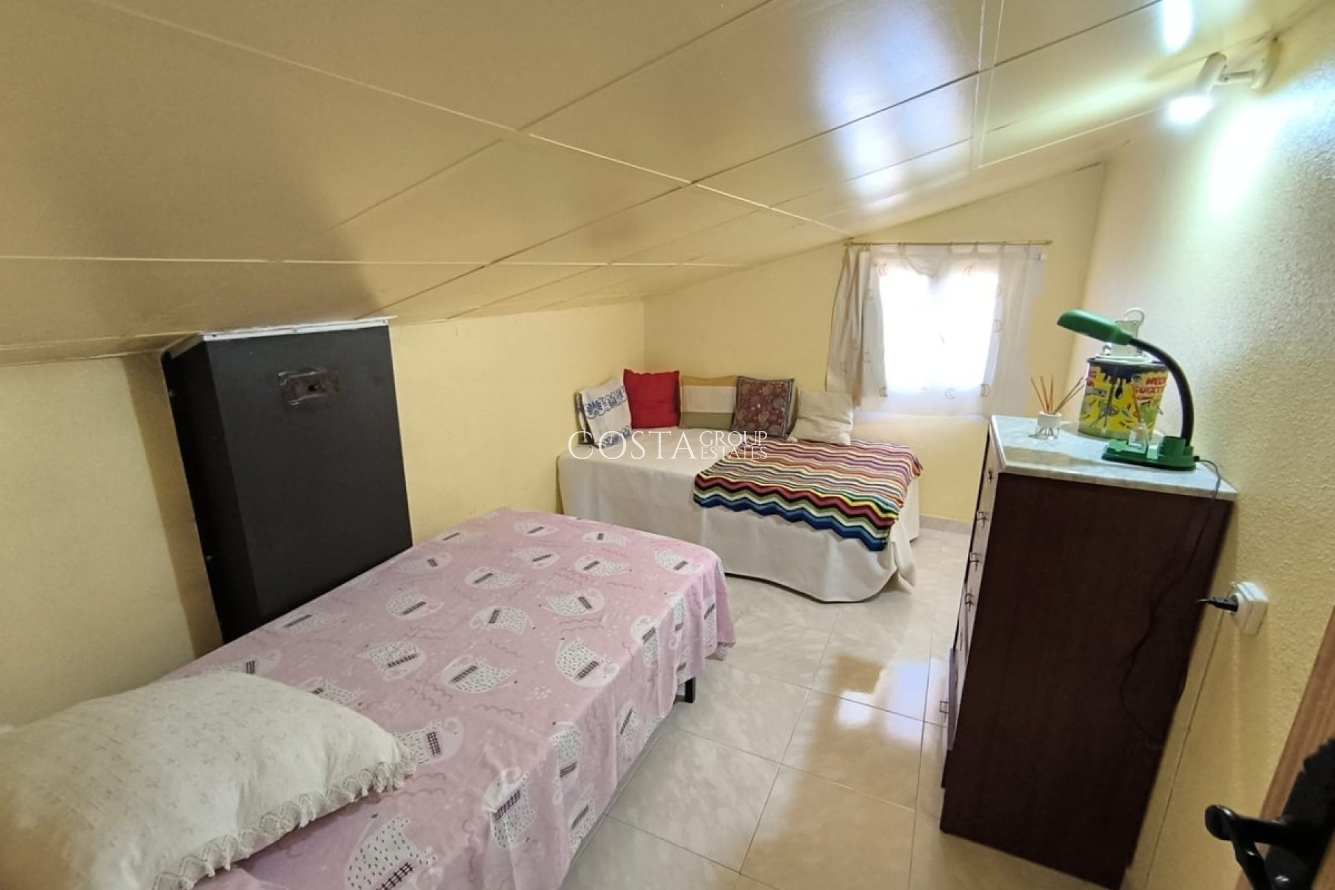 Wiederverkauf - Villa -
Yecla - Yecla Centro