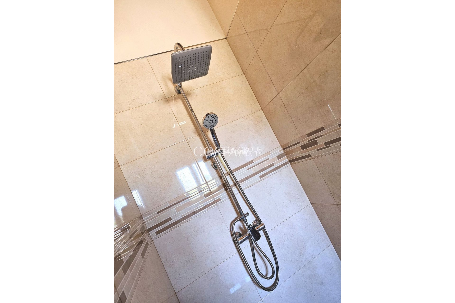 Wiederverkauf - Villa -
Yecla - Yecla Centro