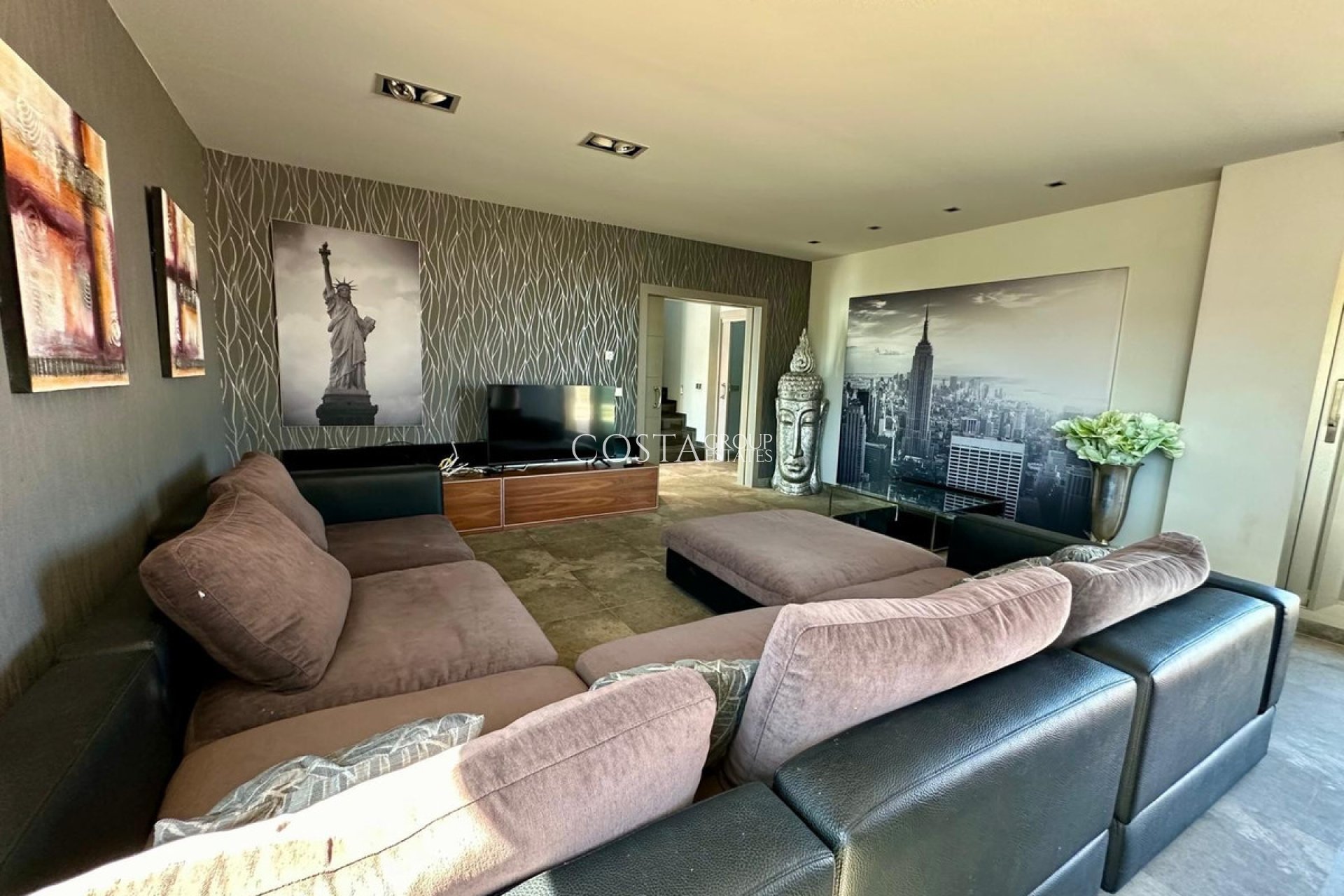 Wiederverkauf - Villa -
Yecla - Yecla Centro