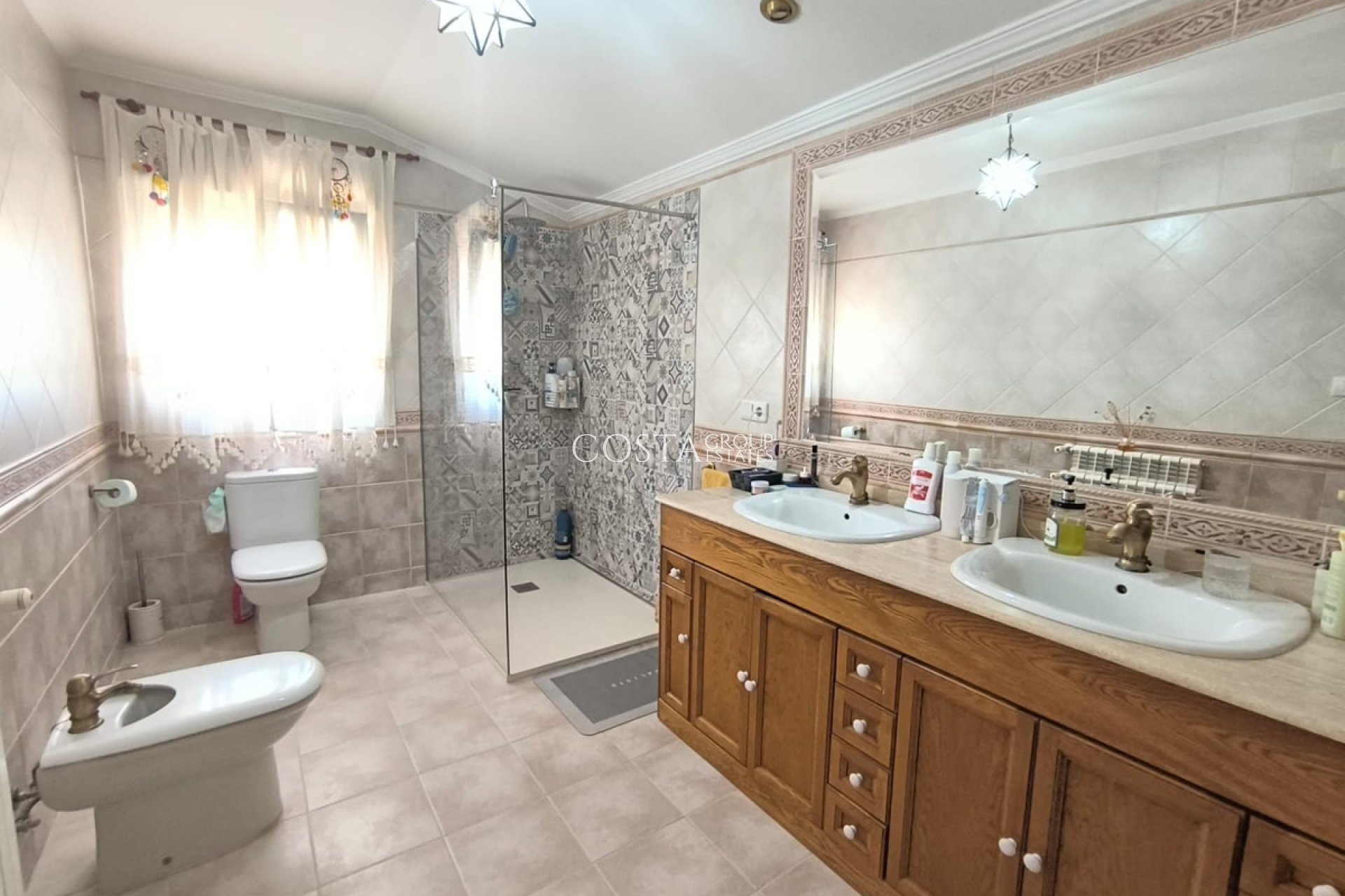 Wiederverkauf - Villa -
Yecla - Yecla Centro