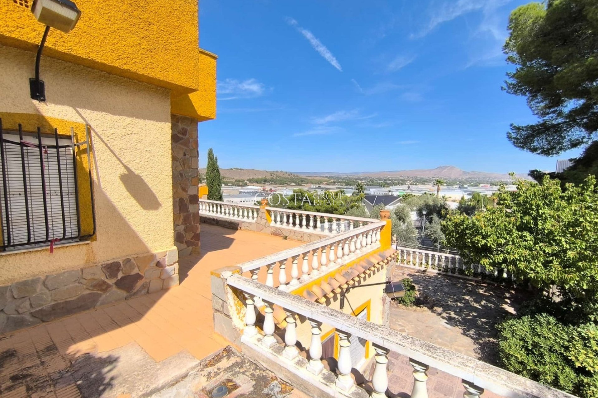 Wiederverkauf - Villa -
Yecla - Yecla Centro