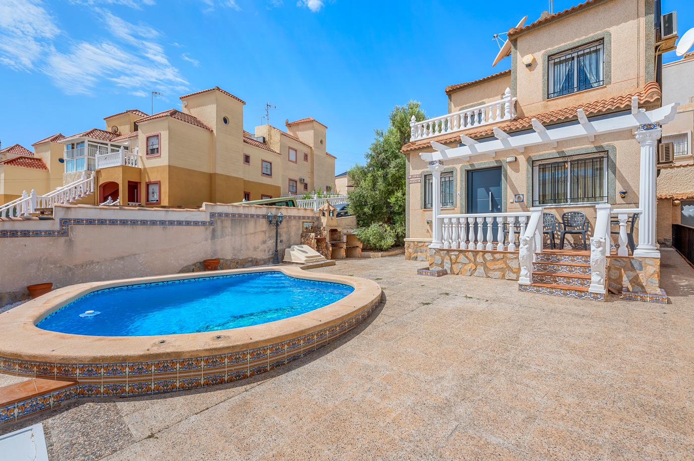 Villa in San Miguel de Salinas - Image 2
