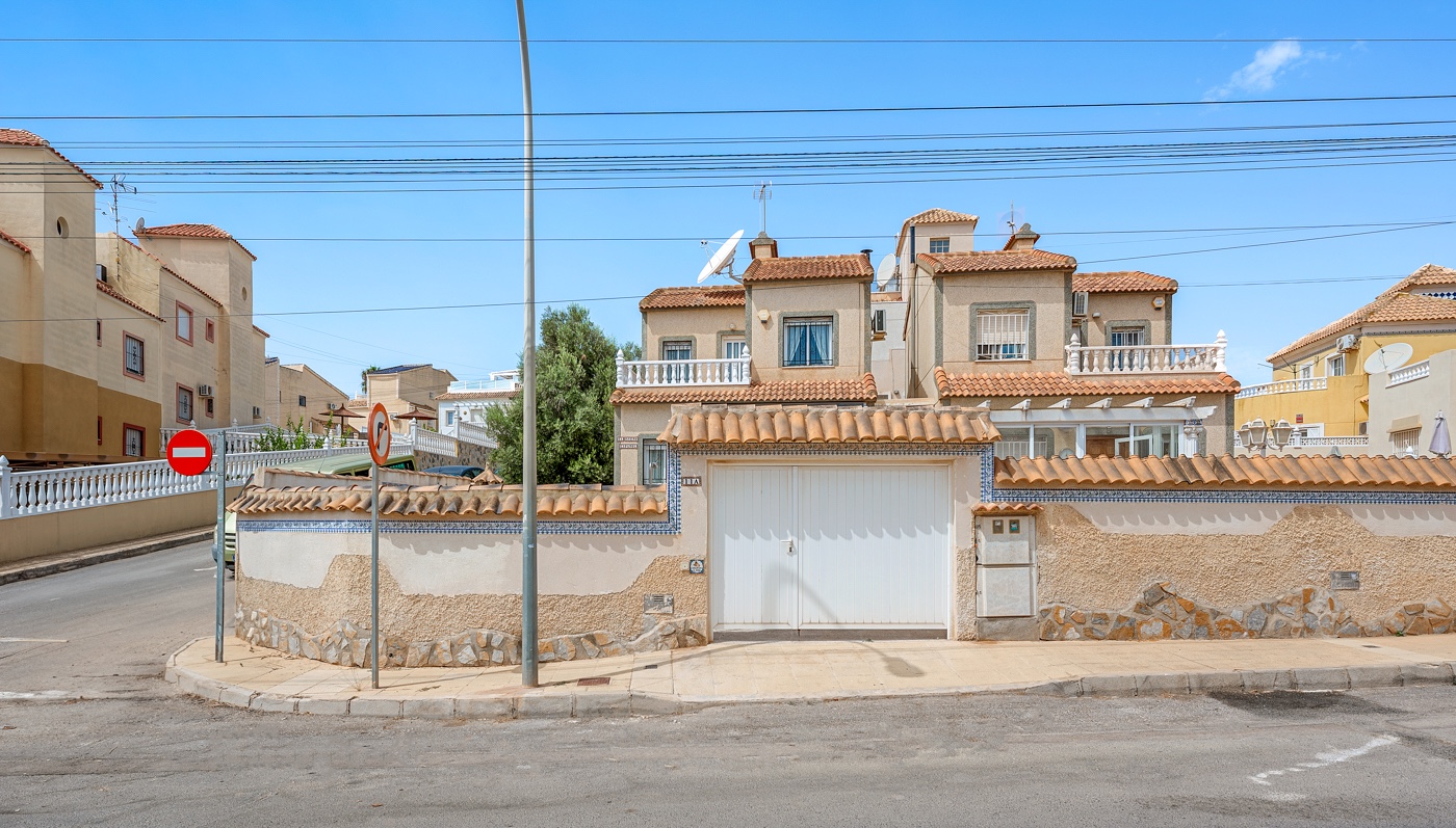 CBW-704: Villa for sale in Orihuela Costa