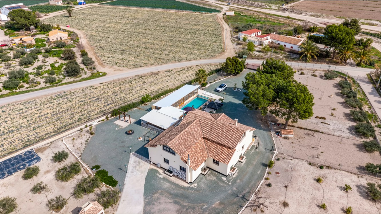 Villa in La Estacion - Image 2