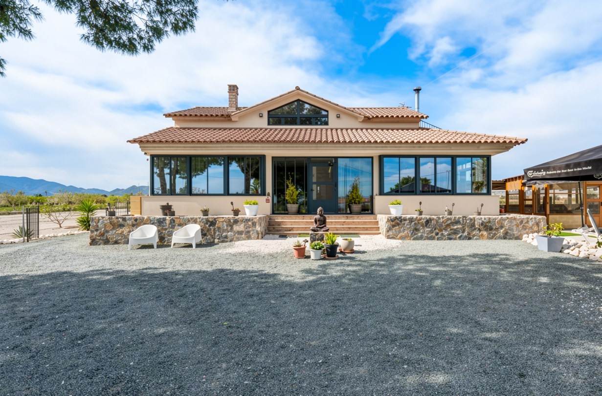 Villa in La Estacion - Image 4