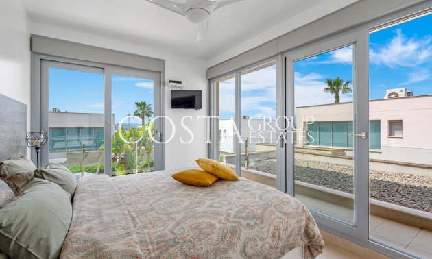 Herverkoop - Villa -
Orihuela - Vistabella Golf