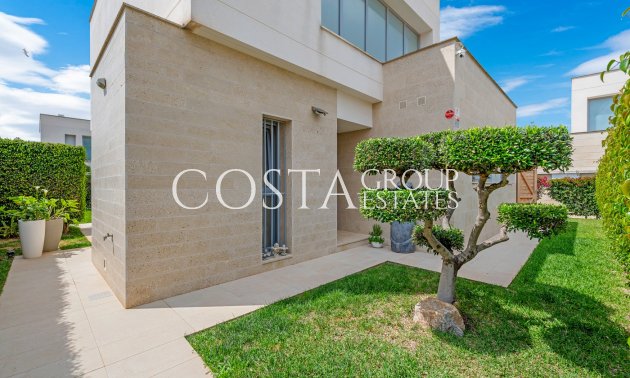 Herverkoop - Villa -
Orihuela - Vistabella Golf