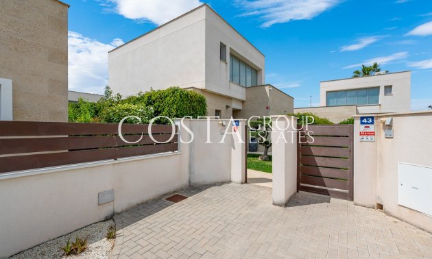 Herverkoop - Villa -
Orihuela - Vistabella Golf