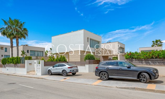 Herverkoop - Villa -
Orihuela - Vistabella Golf