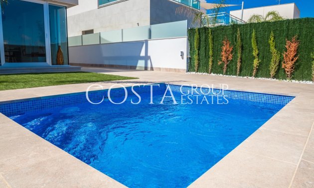 Nowy budynek - Willa -
Los Alcazares - Torre del Rame