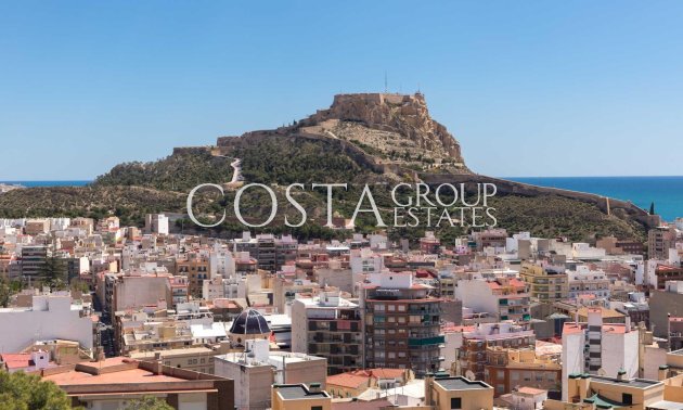 Nowy budynek - Ground floor apartment -
Alicante - Centro