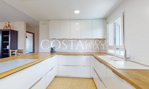 Resale - Villa -
Orihuela Costa - La Zenia