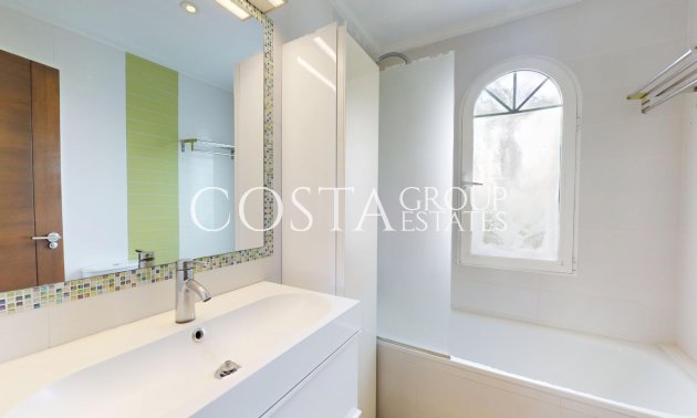 Resale - Villa -
Orihuela Costa - La Zenia