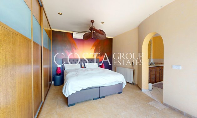 Resale - Villa -
Orihuela Costa - La Zenia