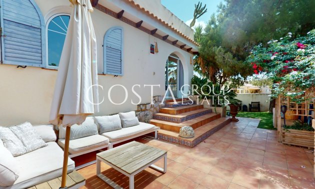 Resale - Villa -
Orihuela Costa - La Zenia