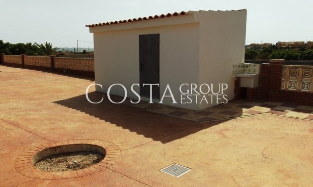 Odsprzedaż - Willa -
Los Montesinos - La Herrada