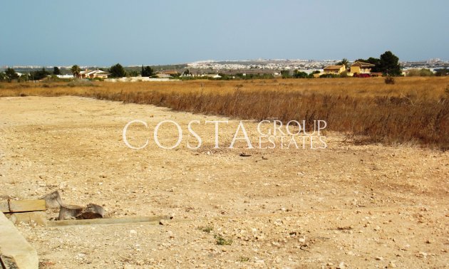 Odsprzedaż - Willa -
Los Montesinos - La Herrada