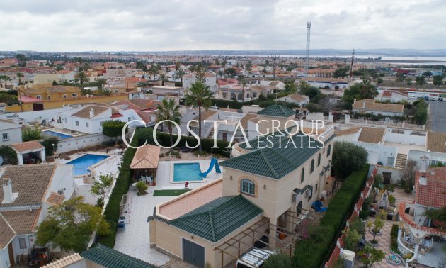 Odsprzedaż - Willa -
Torrevieja - El Chaparral