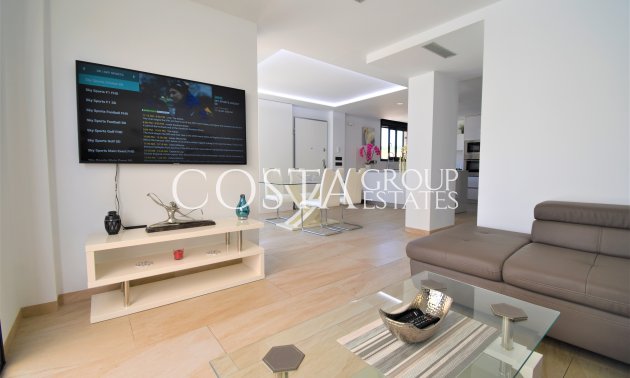 Resale - Villa -
Orihuela Costa - Villamartín
