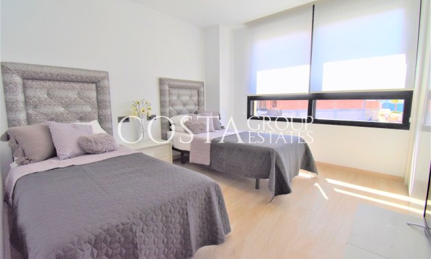 Resale - Villa -
Orihuela Costa - Villamartín