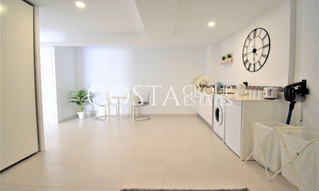 Resale - Villa -
Orihuela Costa - Villamartín