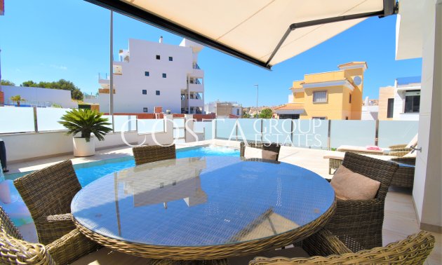 Resale - Villa -
Orihuela Costa - Villamartín