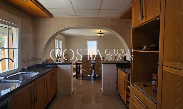 Resale - Villa -
Los Alcazares