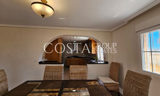 Resale - Villa -
Los Alcazares